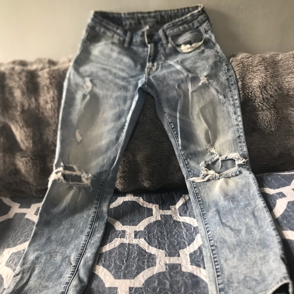 American Eagle Distressed Ripped Jeans